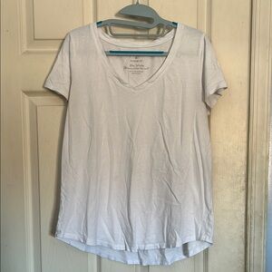 Torrid classic fit v neck white short sleeve T-shirt size medium